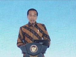 Canda Jokowi Usai Tak Diajak Nyanyi Para Menteri