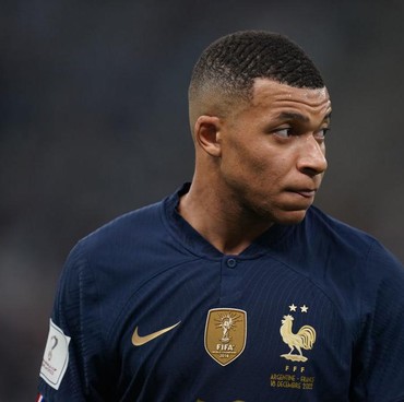 Putus dari Pacar Transgender, Kylian Mbappe Gandeng Model Cantik Belgia?