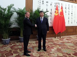 Eks Presiden Rusia Lakukan Pembicaraan Mendadak dengan Xi Jinping