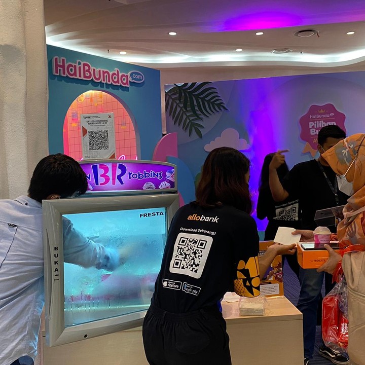 <p>Para Bunda yang hadir juga bisa menikmati sejumlah booth makanan. (Foto: HaiBunda)</p>