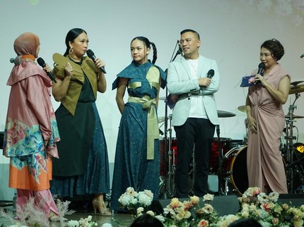 Seru Abis Bun! Potret Sederet Artis Tutup Kemeriahan Pilihan Bunda Awards
