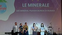 Pilihan Bunda Awards 2022: Le Minerale Menangkan Pilihan Bunda untuk Keluarga