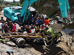 Longsor Tambang Pasir Kali Woro Klaten Tewaskan 2 Sopir Truk, Evakuasi 4 Jam