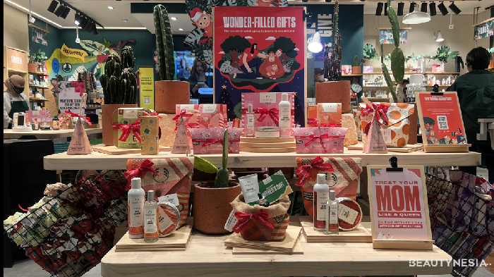 Beli Kado Akhir Tahun di The Body Shop, Bisa Sekaligus Donasi untuk Orangutan Tapanuli!
