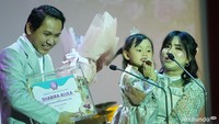Momen Shabira Alula Menangis Haru Usai Terima Penghargaan di Pilihan Bunda Awards 2022