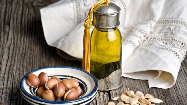 Manfaat minyak argan untuk rambut dan kecantikan juga sudah dikenal sejak dahulu. Berikut manfaat menggunakan minyak argan pada rambut.