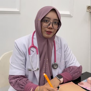 7 Potret Auliya Fadlilah Dokter Cantik Eks Istri Dodi Hidayatullah 'Adam'