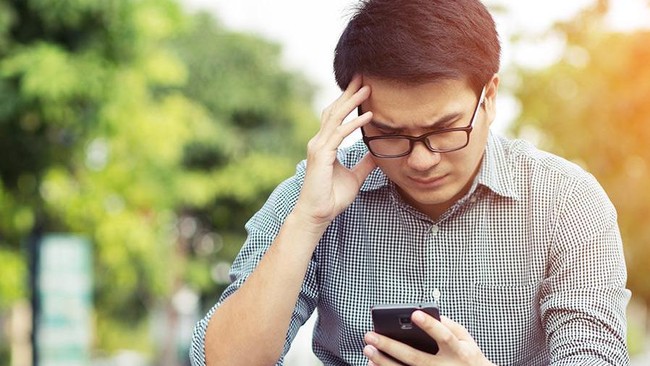 Marak modus penipuan harus membuat para pengguna dan nasabah perbankan yang mengatasnamakan provider telepon seluler, sehingga mesti lebih waspada.