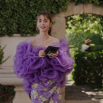 img-title 5 Gaya Emily In Paris Season 3 yang Bisa Kamu Tiru, dari Liburan hingga Kencan!