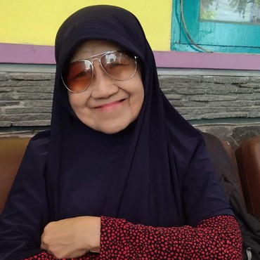 Ibu Nike Ardilla Meninggal Dunia, Melly Goeslaw: Selamat Jalan Mamih