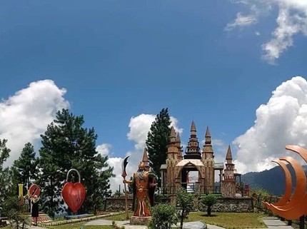 10 Tempat Wisata Guci Tegal dari Pemandian Air Panas, Jembatan Kaca & Curug