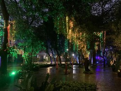 Melihat Jakarta Light Festival di Taman Sumenep Jakarta Pusat