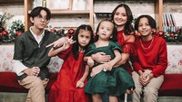 5 Potret Natal Joanna Alexandra Bareng Anak-anaknya, Dibanjiri Doa & Dukungan