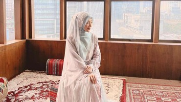 Larissa Chou Pamer Pakai Baju bak Pengantin, Mawar AFI: Suka Bikin Deg-degan