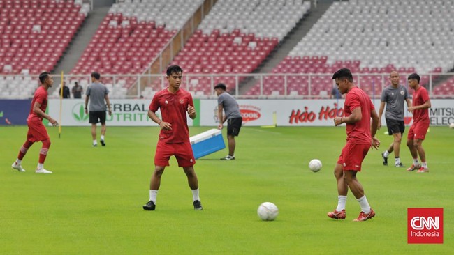 Duel Timnas Indonesia vs Kamboja di Piala AFF 2022 mengalami perubahan jam kickoff yang menjadi sorotan bagi media Vietnam.