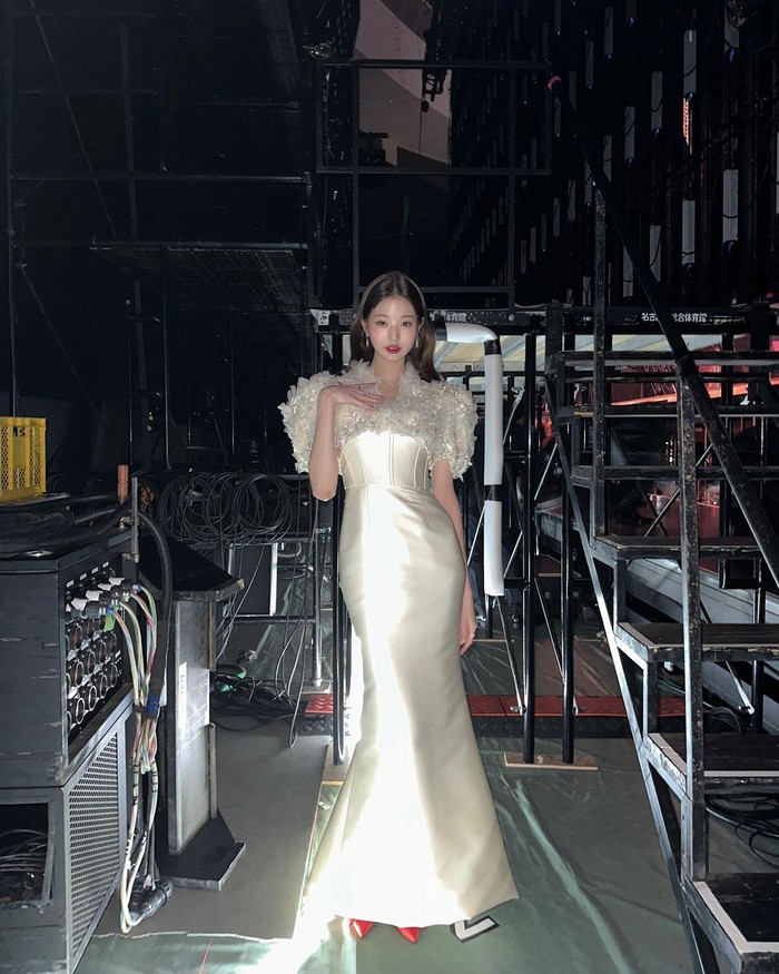 Pada gelaran Asia Artist Awards 2022, Wonyoung juga menggunakan dua koleksi PINKONG untuk red carpet dan MC. Penampilan Wonyoung terlihat berkelas dengan perhiasan dari FRED JEWELRY./ Foto: instagram.com/for_everyoung10