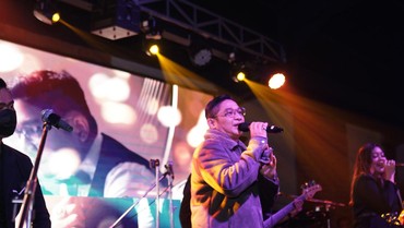 Gaya Salaman Pasha Ungu Ketemu Titiek Soeharto Jadi Sorotan, Dinilai Sangat...