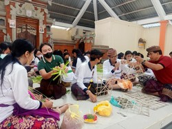 Seluruh Siswa SMA di Bali Ikuti Pasraman Kilat Isi Liburan