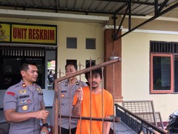 Pria di Mataram Curi Gerbang Kuburan Demi Miras-Judi Online