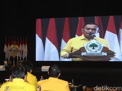 Lodewijk Golkar Sebut PDIP Bentrok Usai Ganjar Ungguli Puan di Survei
