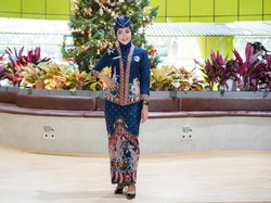 Cakeeep...Prami hingga Kondektur KA Pakai Busana Rancangan Anne Avantie