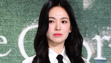 img-title Song Hye Kyo Rela Turunkan Berat Badan demi Adegan Buka Baju di 'The Glory'