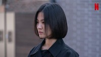 <p>Bunda salah satu netizen yang tak sabar juga melihat aksi Song Hye Kyo dalam serial bergenre drama, thriller, dan melodrama? Tulis pendapat Bunda di kolom komentar, ya. (Foto; Instagram @kyo1122)</p>