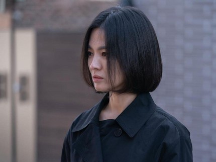 7 Potret Song Hye Kyo di Drama Korea The Glory, Berperan Sebagai Guru