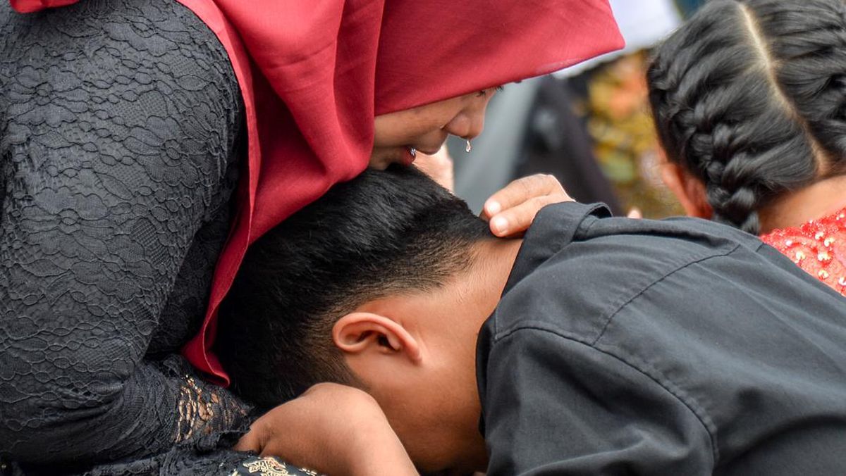 15 Kata-Kata Sungkeman Minta Maaf saat Lebaran Bahasa Jawa-Indonesia