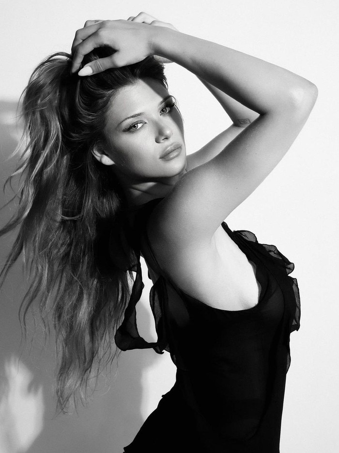 Leo dikabarkan lagi jalan bareng dan terlihat mesra dengan Victoria Lamas, saat meninggalkan The Bird Streets Club beberapa waktu lalu./Foto: Instagram @victoriaalamas