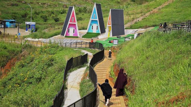 Jika tertarik datang ke wisata religi Cicalengka Dreamland pada liburan kali ini, berikut lokasi, harga tiket, fasilitas, wahana, hingga spot menariknya.
