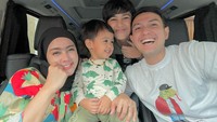 <p>Tak jarang, Arsen mendapat pujian di setiap kolom postingan potret dirinya. "Udah gede aja si ganteng," ujar akun @qau****. (Foto: Instagram @rifkybalweel) <br /><br /><br /></p>