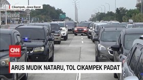 VIDEO: Arus Mudik Nataru, Tol Cikampek Padat