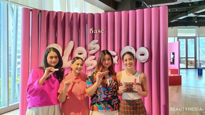 Base Luncurkan Lip Tint Pertamanya, Gloss & Go Lip Tint Sekaligus Perkenalkan Stephanie Poetri sebagai Brand Ambassador