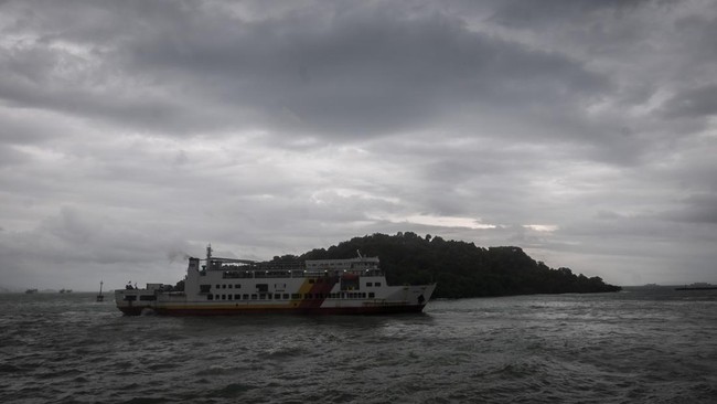 Jembatan Suramadu bakal ditutup pada malam tahun baru 2023 demi meminimalisasi kerumuman dan menghindarkan kelebihan beban.