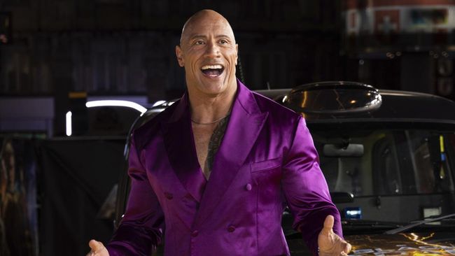 Dwayne Johnson disebut memberikan sumbangan besar untuk membantu sesama aktor bisa bertahan hidup di tengah situasi mogok kerja di Hollywood.