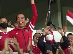 Ekspresi Lepas Jokowi Saat Indonesia Hajar kamboja 2-1