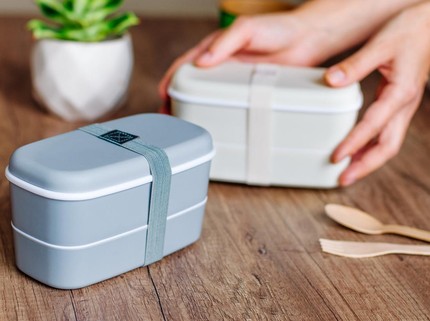 11 Rekomendasi Kotak Bekal Anak Anti Tumpah, Tempat Makan dengan Harga Terjangkau