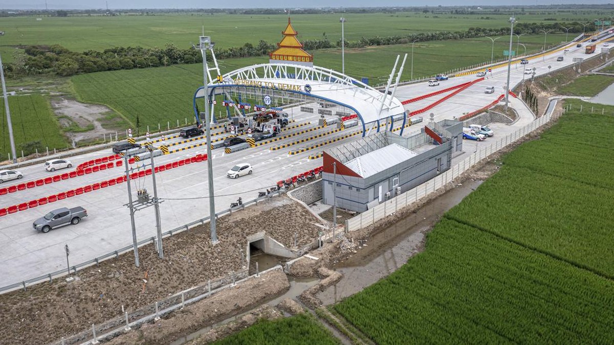 FOTO: Jalan Tol Semarang-Demak Dibuka Gratis Jelang Libur Nataru