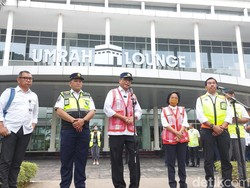 Menhub ke Bandara Soetta Jelang Nataru, Cek Penerbangan hingga Umrah Lounge