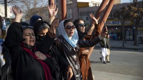 Taliban Tangkap Sejumlah Perempuan karena Tak Pakai Hijab