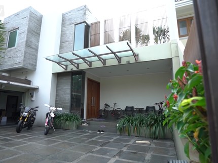 7 Potret Rumah Mewah Ari Wibowo & Inge Anugrah, Enggak Ada Kolam Renang Tapi...