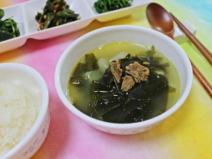 Ketahui Manfaat Makan Sup Rumput Laut pasca Persalinan seperti Budaya Korea