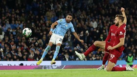 FOTO: Banjir Gol Terjadi, Man City Hajar Liverpool di Piala Liga