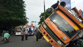 Apa yang Harus Dilakukan Pengendara Saat Bertemu Truk Gagal Nanjak?