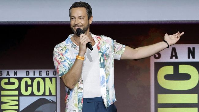 Zachary Levi meminta penggemar yang kesal dan mengamuk karena keputusan James Gunn mengobrak-abrik proyek semesta DC untuk lebih bersabar.