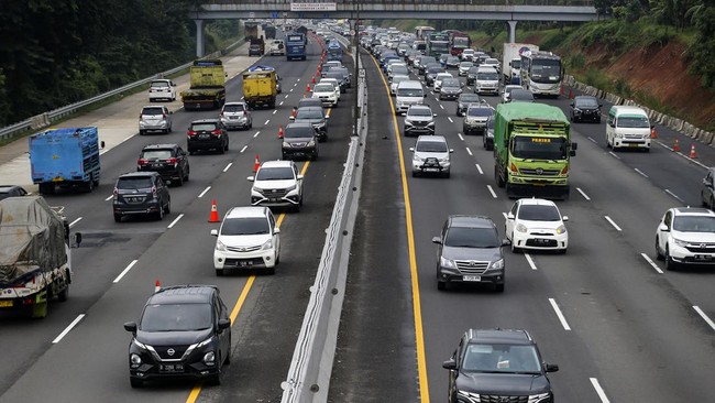 Jasamarga Metropolitan Tollroad Regional mencatat ada 80.311 kendaraan yang meninggalkan Jakarta melalui Bandara Soekarno-Hatta pada Hari Natal 2022.