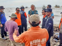 Rumah dan Warung di Pantura Situbondo Roboh Diterjang Rob-Angin Kencang