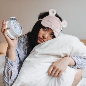 img-title 7 Cara Ampuh Mengubah Pola Tidur Menjadi Jam Normal, Biar Nggak Kebiasaan Begadang di Malam Hari!