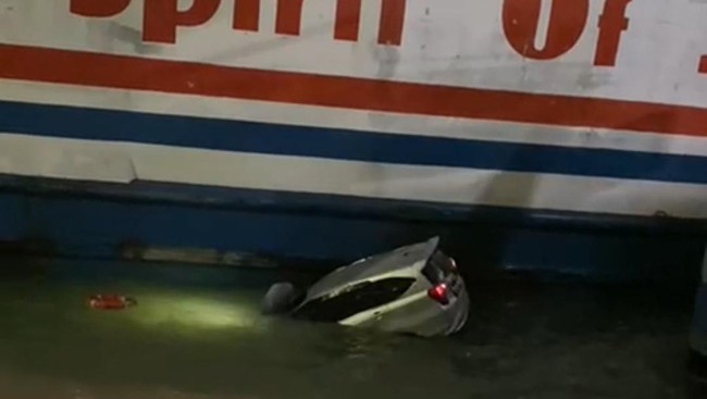 Menteri Perhubungan Budi Karya Sumadi meminta PT ASDP Indonesia Ferry memberikan ganti rugi selaku operator Pelabuhan Merak Dermaga 2.